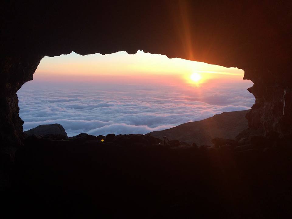 Hike Mount Mafadi highest mountain in South Arica